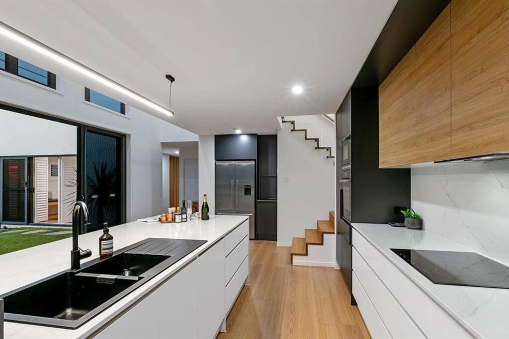 Beachside Buddina Luxury Family House 5 Bedrooms 外观 照片